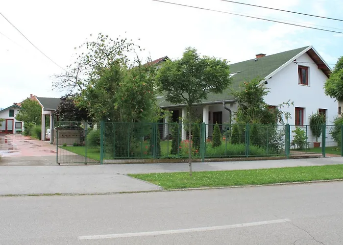 Boulevard Garden House - Free And Save Parking In The Yard Cuprija photo